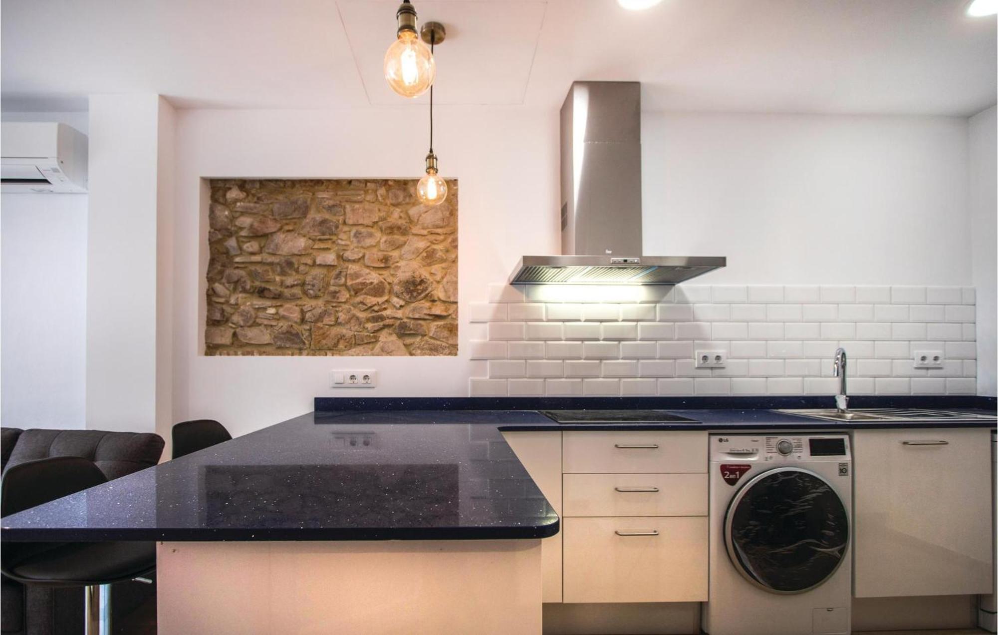 Amazing Apartment In Blanes With Kitchen Exterior foto